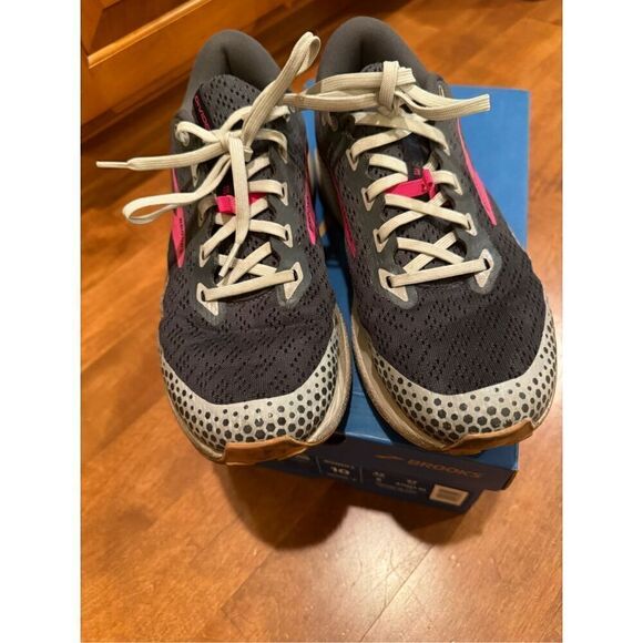 Woman’s Brooks Divide 3 running shoes w box - Picture 2 of 5